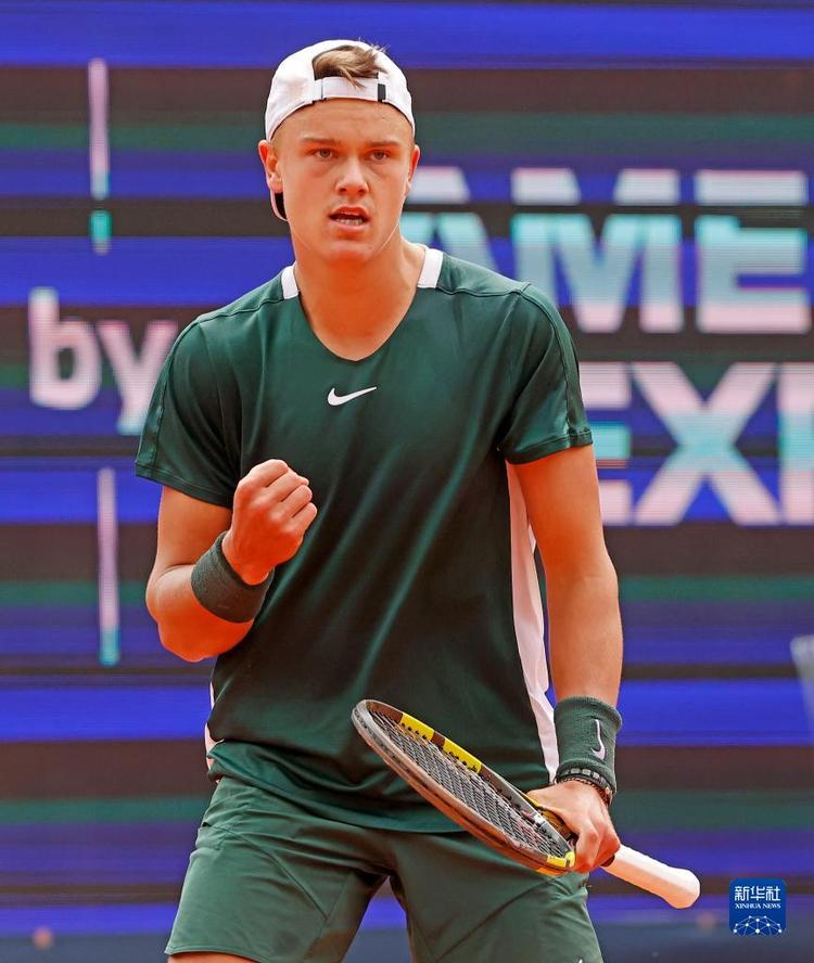 不难发现他 不难发现他