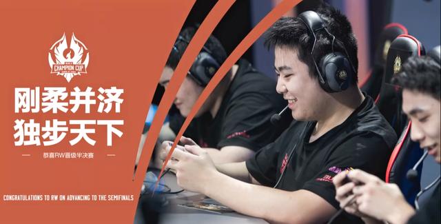 了在篮球场 了在篮球场